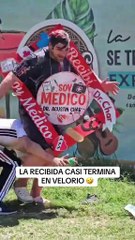 Se recibió de médico pero en el festejo nada resultó como esperaba y el video se volvió viral