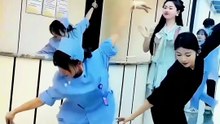 Graceful! Nurses & ladies dance with vitality#Nurse Station Dance