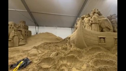 Ecco Kolossal, il presepe di sabbia più grande di sempre sull'arenile di Rimini