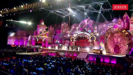 When Alia Bhatt And Vicky Kaushal Played A Fun Game At SCREEN Awards! _ Scre_HD