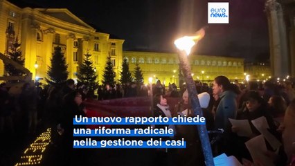 Manifestazioni a Parigi per chiedere al governo francese di agire contro la violenza sulle donne