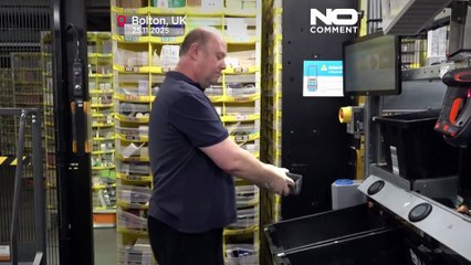 Amazon despliega 2.000 robots en su almacén de Bolton para cubrir la demanda navideña
