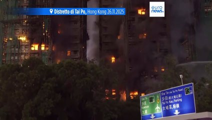 Cina, almeno 36 morti nell'incendio di un complesso residenziale di Hong Kong