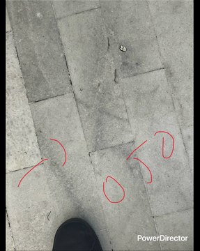 YO NO FINGO NO SOY FALSO NO SOY HIPÓCRITA NO SOY MENTIROSO NO ME AVIENTO LÁGRIMAS DE COCODRILO NO ME HAGO VICTIMA PARA QUE ME QUIERAN NO ME HAGO EL NIÑO BUENO Y NO JUEGO A SER DIOS A MI ME SALEN LAS COSAS LLEGANDO A ESTÁ CIUDAD LO NATURAL ES LO MEJOR