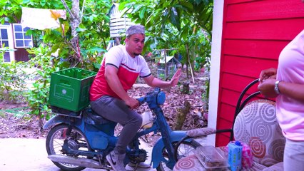 Colmadero se quedaba con la devuelta de los clientes hasta que se encontro con una loca  LA SOCIA 15
