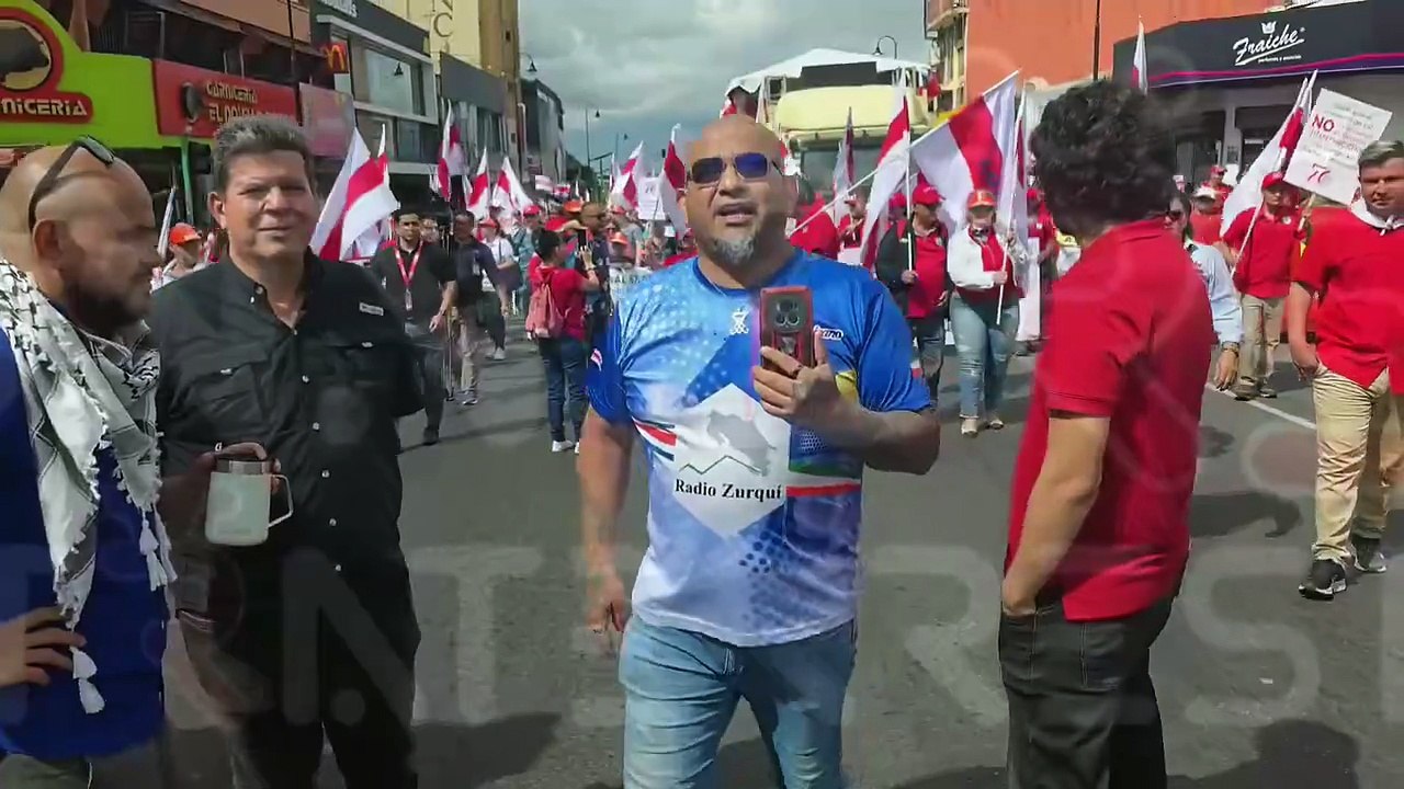 La inesperada confrontación en plena Avenida Segunda que terminó viral en minutos