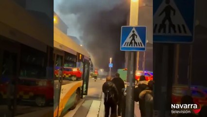 Declarado un fuerte incendio en un bazar de la Rochapea