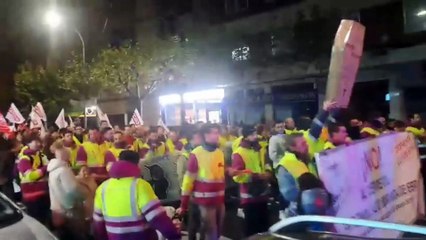 Miranda sale a la calle para protestar contra el cierre del taller de remolcado de Renfe