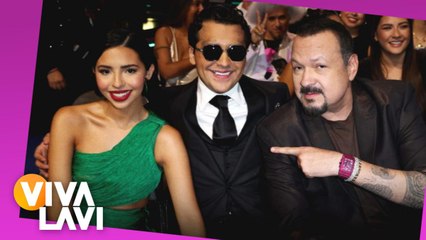 Pepe Aguilar bromea con las "esponjas" de Ángela Aguilar