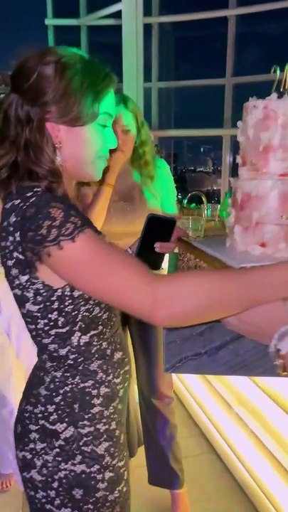 Dites Adieu à ce joli gateau d'anniversaire...