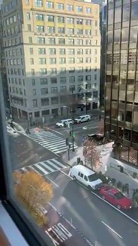 Atirador imobilizado depois de ferir gravemente dois soldados da Guarda Nacional, em Washington, perto da Casa Branca