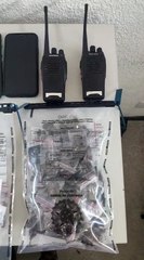 Polícia apreende mais de 100 porções de drogas durante operação em Camaçari; veja