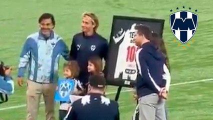 Sergio Canales recibe homenaje previo al juego entre Rayados y América