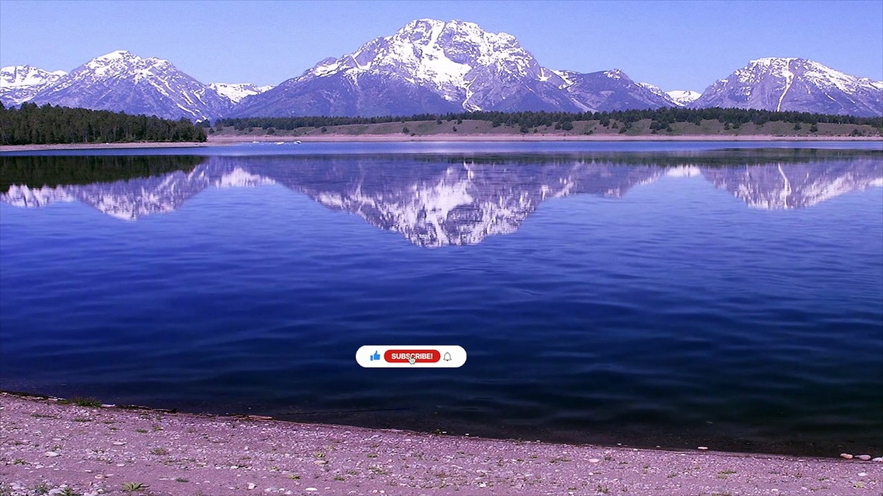 Peaceful Ripples Over a Crystal Lake as the Twilight Slowly Embraces the Horizon