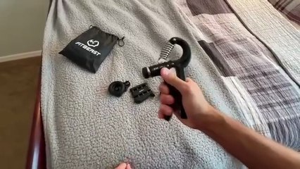 The best grip and forearm strengthener kit, 5 pieces with adjustable resistance, review and demo!