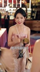 La jeune femme Yamrang est une personne réelle, élevée par la police et contrôlée par le président.