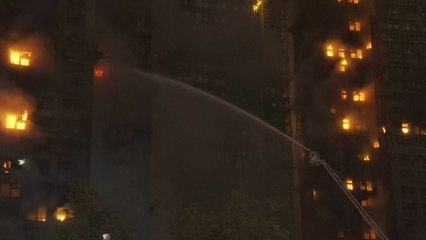 홍콩 고층아파트 화재 참사..."44명 사망·270여 명 실종" / YTN