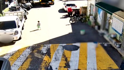 맨발로 길 헤매던 3살...시민 덕에 안전하게 집으로 / YTN