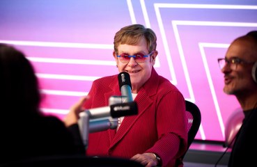 Sir Elton John ha pasado 15 meses 'difíciles' desde que perdió la vista en su ojo derecho