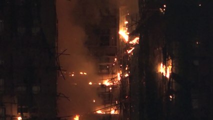 44 muertos y 279 desaparecidos tras un enorme incendio que arrasa una zona residencial de Hong Kong