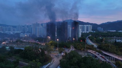 Las terribles imagenes aéreas de las torres quemadas de Hong Kong tras el devastador incendio