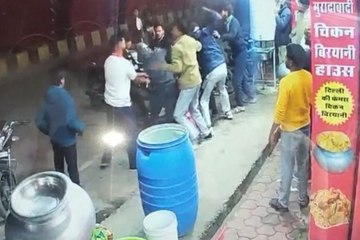 Stabbing case: बिरयानी दुकान के बाहर युवक को चाकू मारने वाले 7 बदमाशों पर एफआईआर, ये Video हुआ था वायरल