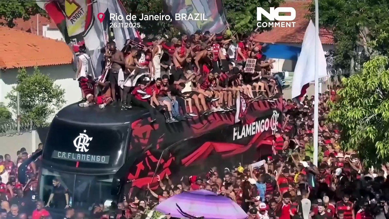 Chaotyczne sceny na lotnisku w Rio: starcia kibiców Flamengo z policją