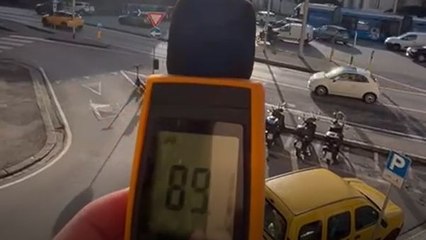 Il tram fa la curva e il rumore arriva anche fino a 92 decibel