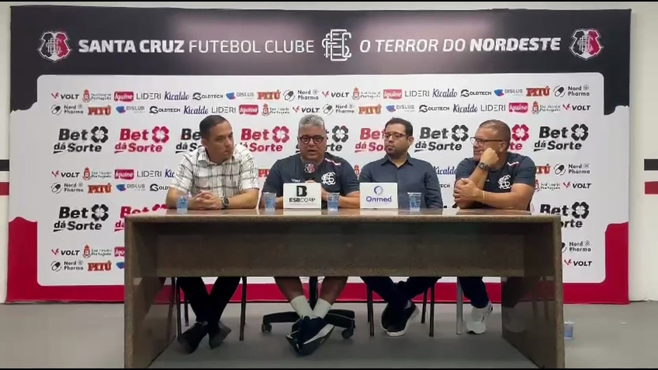 Formando uma Equipe de Futebol Balanceada: Uma Análise da Média de Idade e Projeções para Competições do Primeiro Trimestre