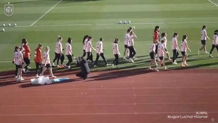 Entrenamiento de la Selección Española Femenina previa a la final contra Alemania