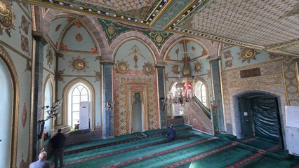 Zeminden tavana ince işçilik!  Osmanlı’dan izler taşıyan “Yeşil Camii”