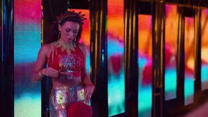 After a breakup, an influencer takes her friends on a free trip to Bahia's vibrant Carnival HD ( Comedy )