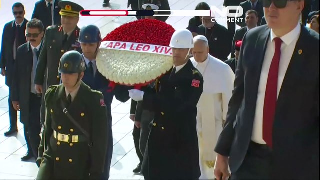 Papa Leone XIV rende omaggio ad Atatürk in Turchia, alla sua prima visita all’estero