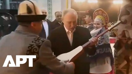 Putin Tries Kyrgyz Komuz as CSTO Leaders Tour Traditional Yurts During Bishkek Visit | APT