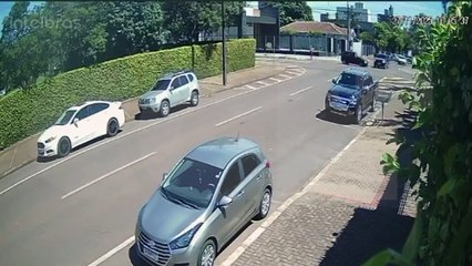 Novo ângulo registra acidente entre Palio e Siena em Cascavel