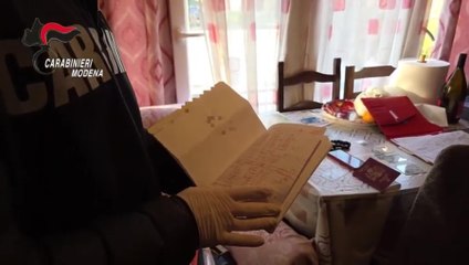 Badanti georgiane fermate con documenti falsi: 13 arresti a Modena (27.11.25)