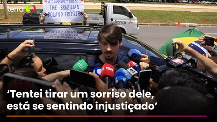 Jair Renan diz que levou caça-palavras a Bolsonaro na PF: ‘Distrair a cabeça do meu velho’