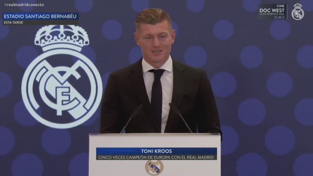 El guiño de Kroos con Xabi Alonso antes de su discurso