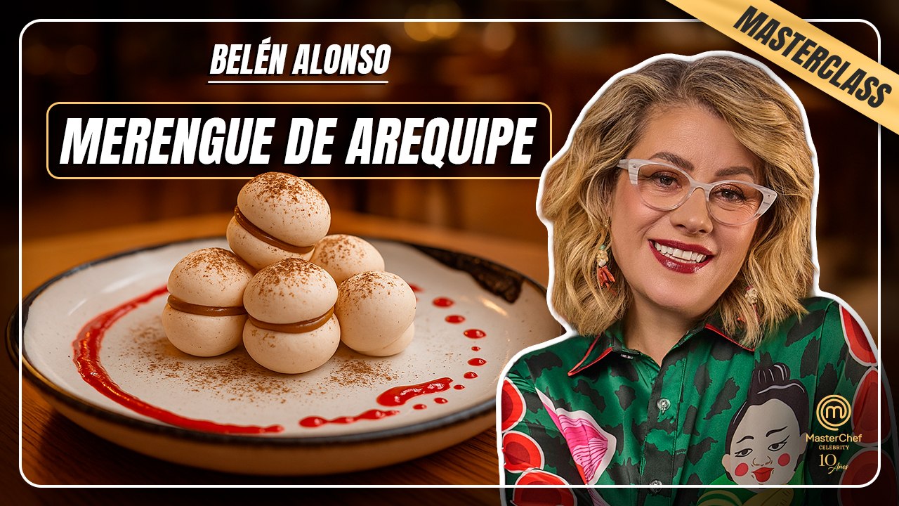 Merengues de arequipe con coulis de frutos rojos