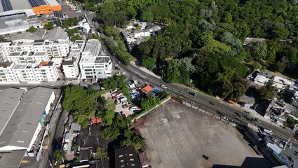 Negocios arrabalizan entorno de Los Jardines del Norte