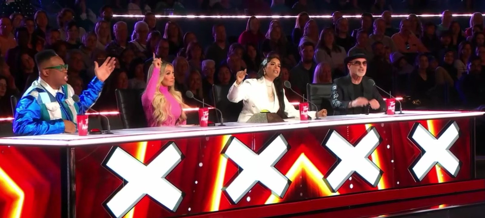 Sword Swallower Dan Meyer on Canada's Got Talent S4 2023-2024