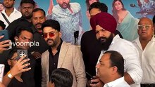 kapil sharma seen clicking selfies with fans at the trailer launch of his movie
