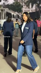 the indian women’s cricket team arrives on the sets of kbc