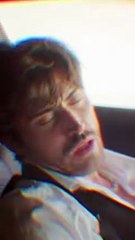 A car accident causes two strangers who meet by chance to swap the souls inside their bodies