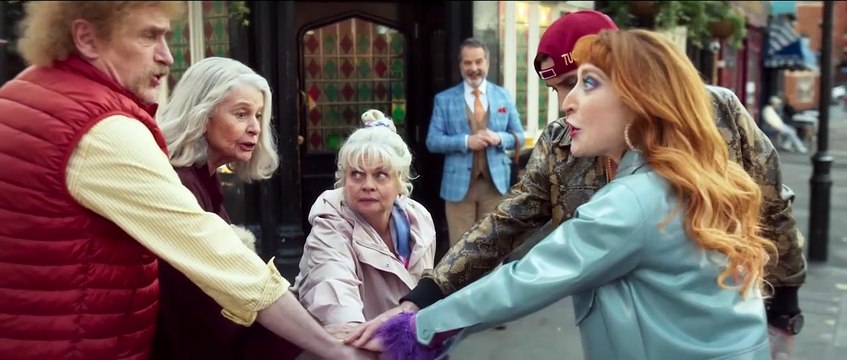 God Save the Tuche (2025) - Teaser 2 des Tuche 5