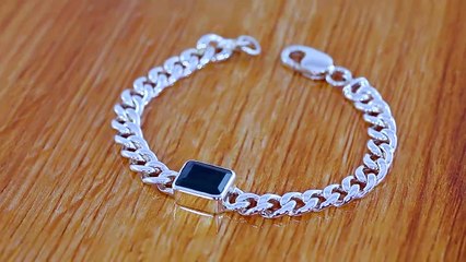 Stunning Emerald Stone Bracelet At Navratan