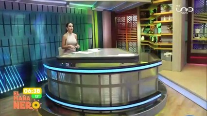 VIDEO: Camioneta se pasó el semáforo en rojo, atropelló a una motociclista y huyó