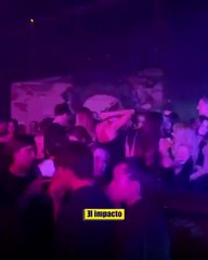 Ian Lucas y Evangelina Anderson: del “no estamos saliendo” a los apasionados besos en un boliche