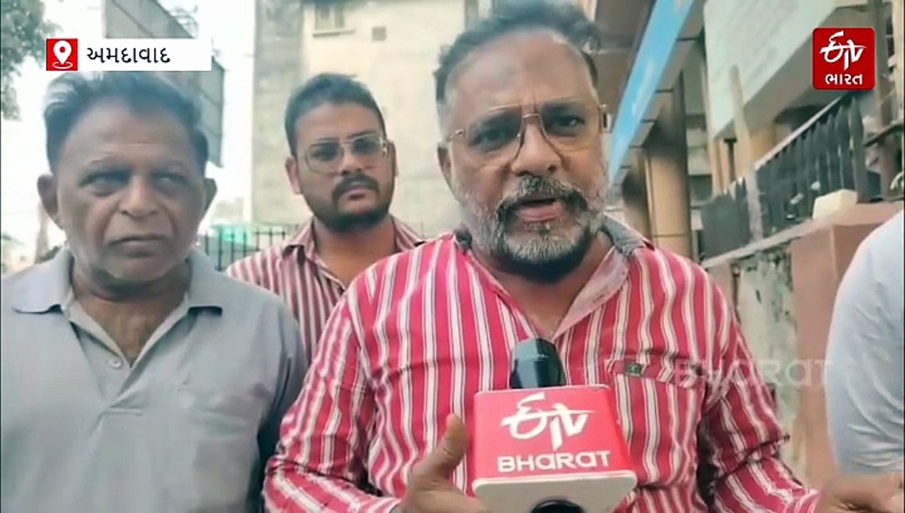 અમદાવાદ: AMC દ્વારા ભદ્ર ખાતે 'પથારાવાળાઓને બેસવાની મનાઈ'ની લગાવવામાં આવી નોટિસ