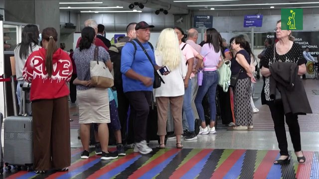 IATA pide a Venezuela reconsiderar la revocación de permisos a aerolíneas que cancelan vuelos